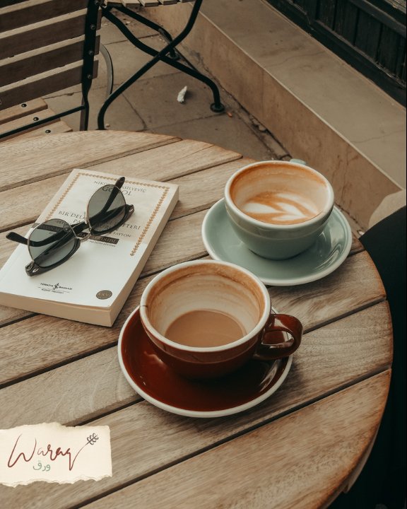 Waraq cups on a café table
